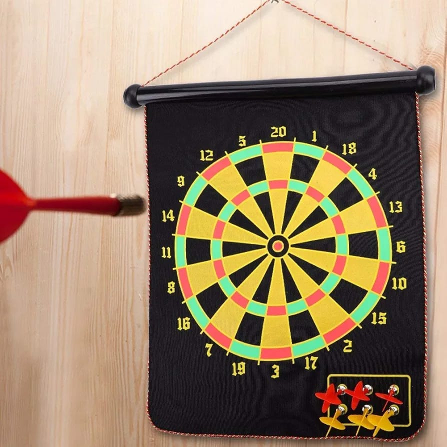 Magnet dart board