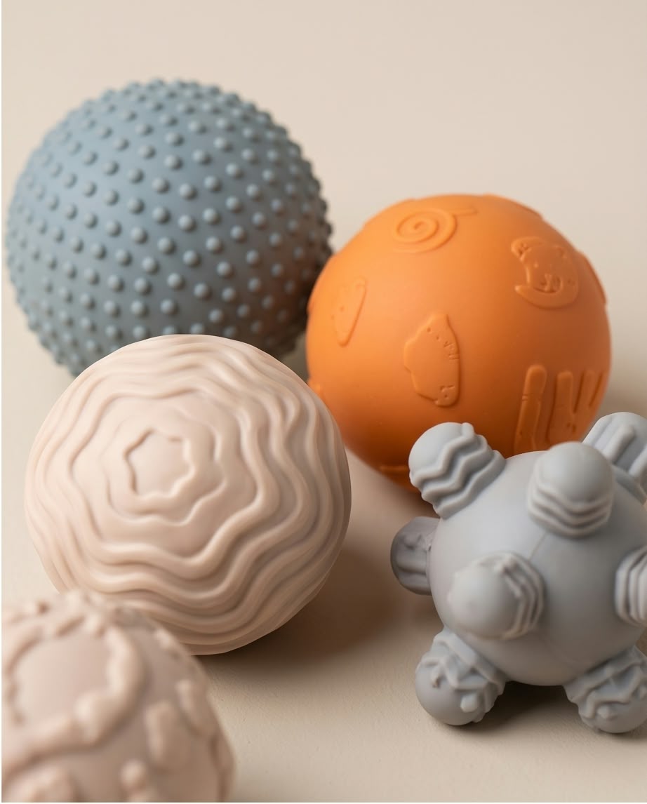 4-piece set of textured baby sensory balls