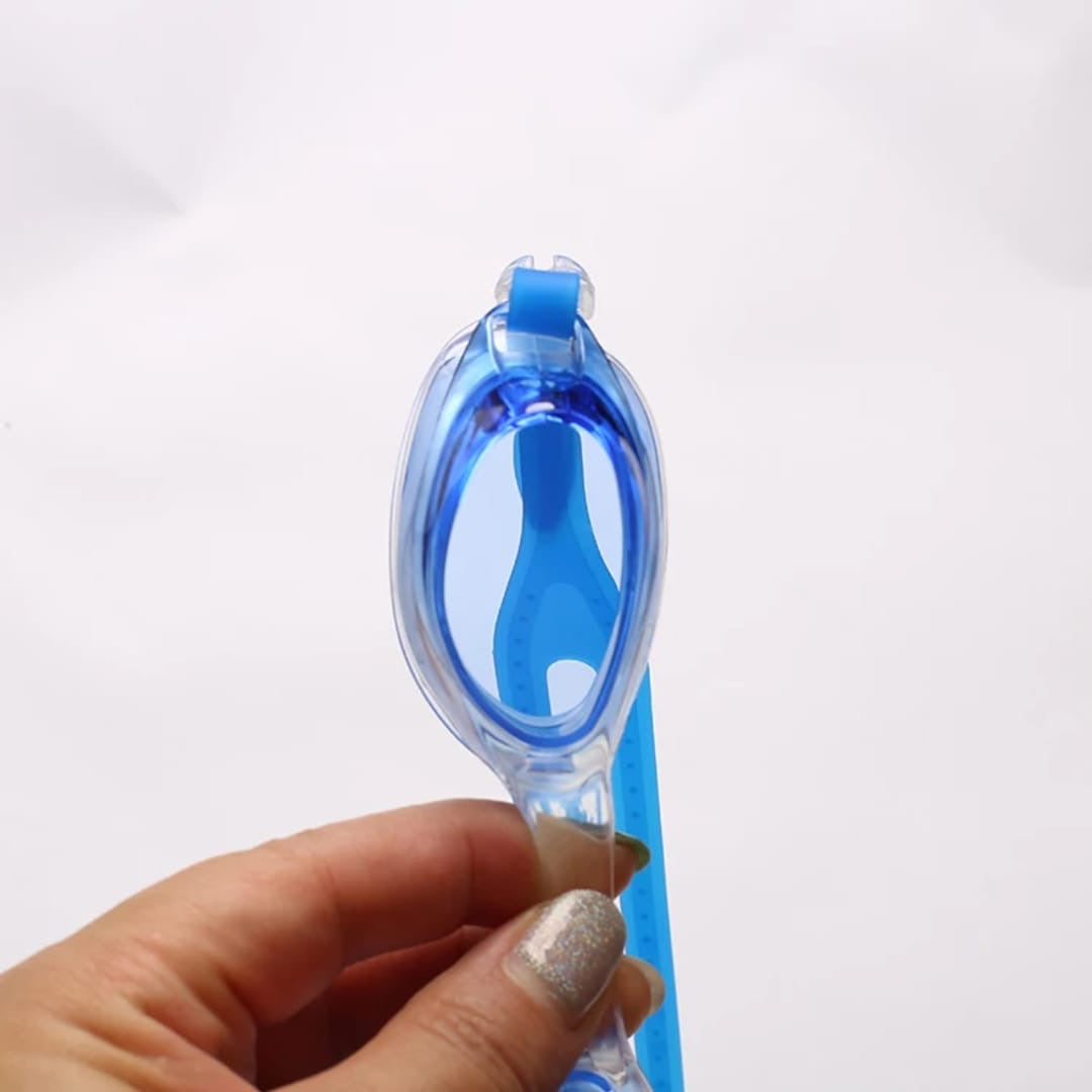 Swim goggles