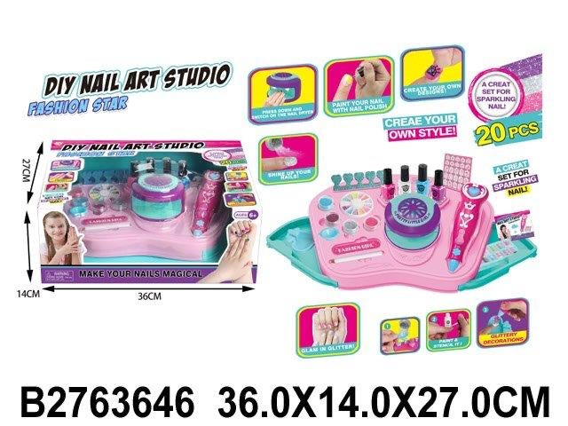 DIY nail art studio
