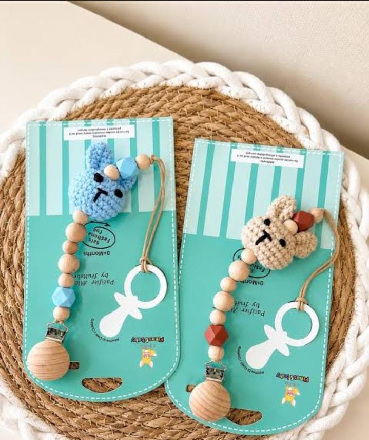 crochet baby pacifier clip / soother holder