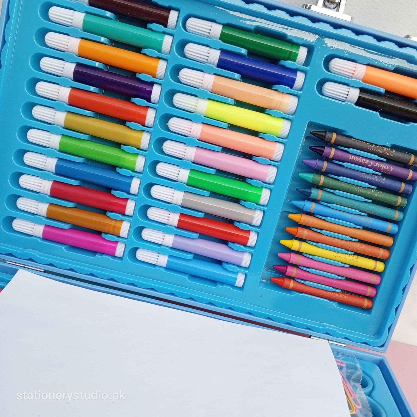 Coloring kit